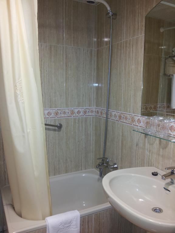 Begona Playa Hotel Gijon Ruang foto